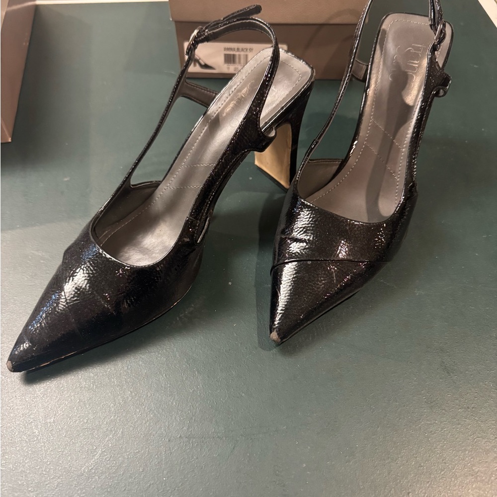 Amiana Black Patent Leather Heels with Pointed Toe